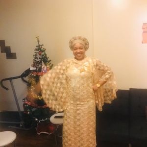 Meet your Posher, Temi tope